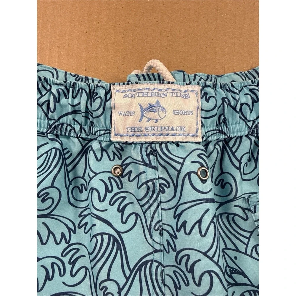 Southern Tide‎ Mens L Shark Wave Swim Trunks
